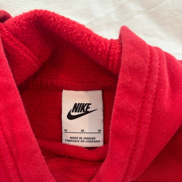 Nike Youth Boys Red Hoodie Kangaroo Pocket Front Logo Swish Size Medium - Picture 5 of 9